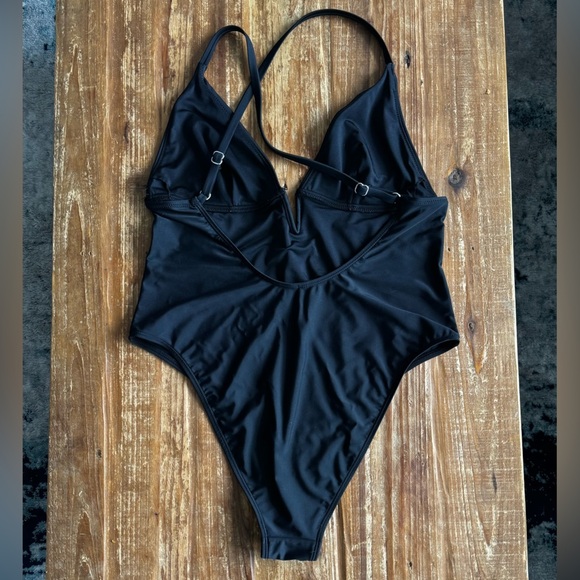 CUPSHE One piece swimsuit Deep V Neck Crisscross Back Adjustable Strap - Picture 8 of 9